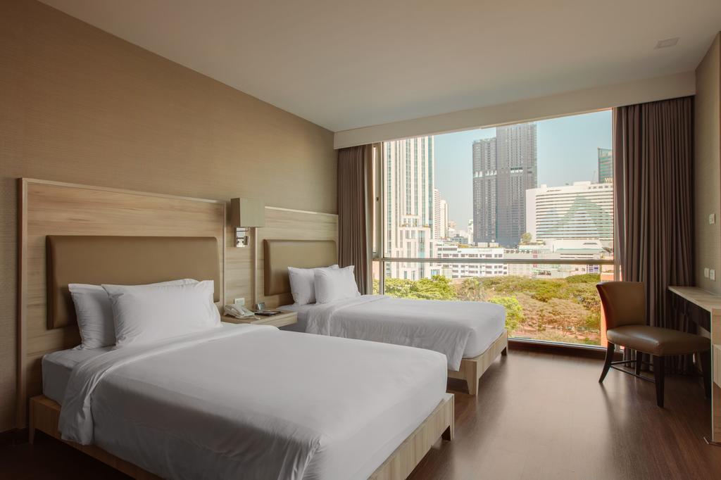 Отель, Adelphi Suites Bangkok