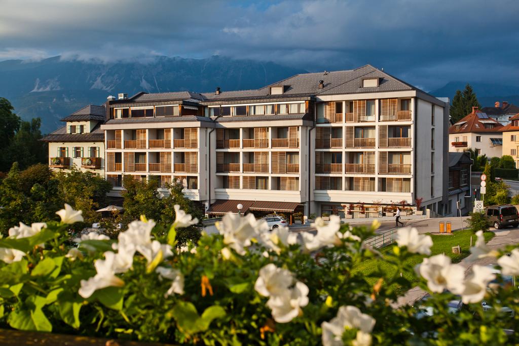 Bw Premier Hotel Lovec, jezioro Krwawić, zdjęcia z wakacje