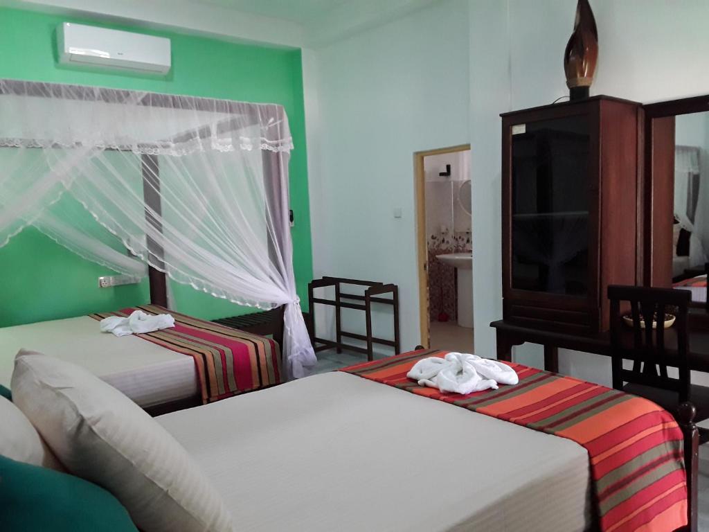 Горящие туры в отель Akurala Beach