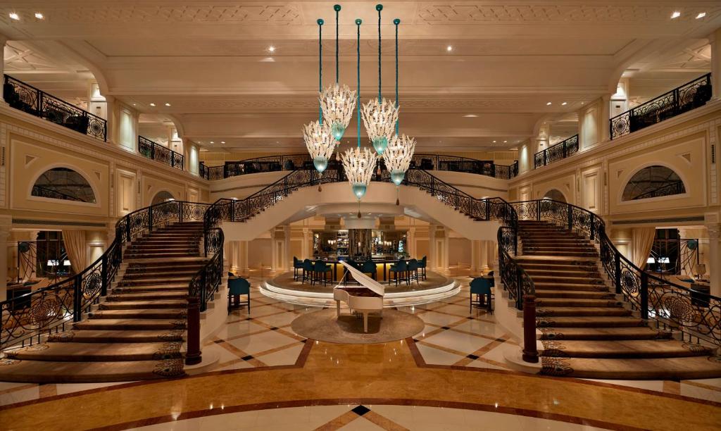 Waldorf Astoria Ras Al Khaimah photos of tourists