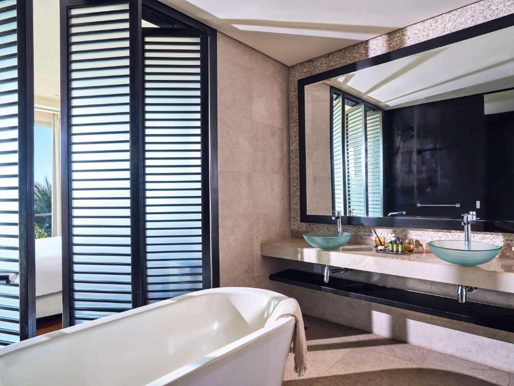 Дубай Пальма Rixos The Palm Dubai Hotel & Suites цены