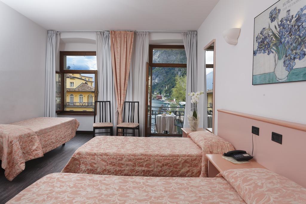 Горящие туры в отель Centrale (Riva Del Garda) Оз. Гарда