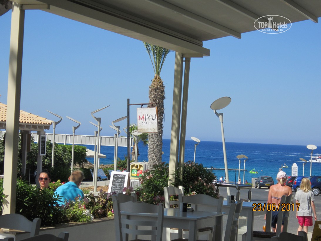 Chrystalla Hotel, Кіпр