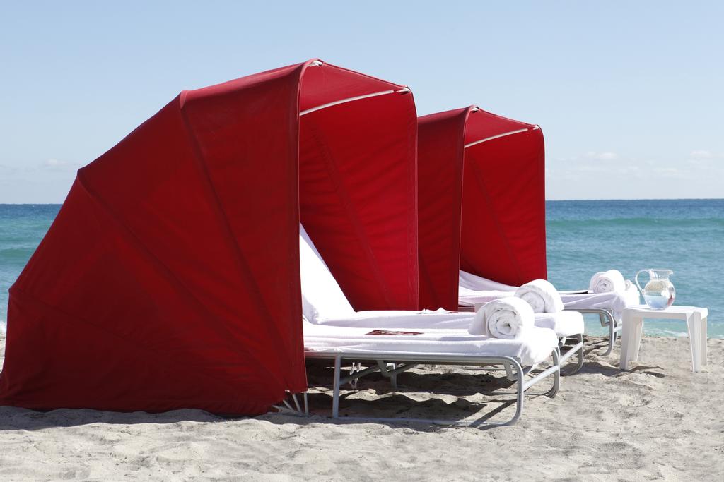 Фото готелю Acqualina Resort & Spa on the Beach