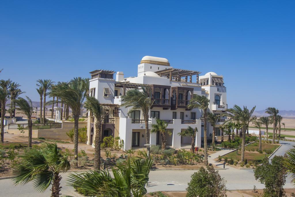 Отдых в отеле Ancient Sands Golf Resort & Residences
