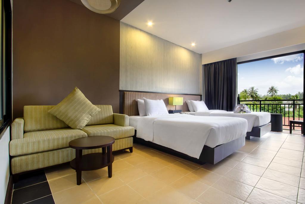 Odpoczynek w hotelu D Varee Mai Khao Beach na północ od Phuketu