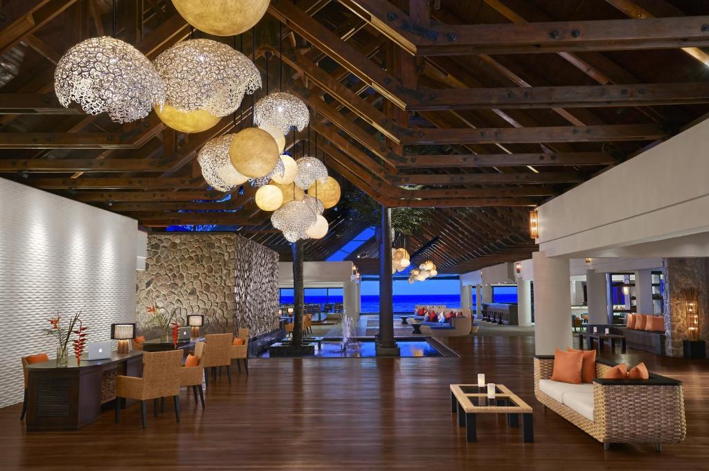 Горящие туры в отель Avani Seychelles Barbarons Resort & Spa Маэ (остров)