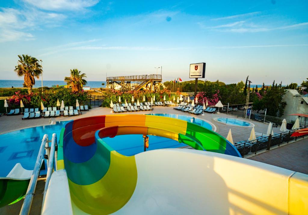 Throne Beach Resort & Spa (Ex.Throne Nilbahir), Туреччина