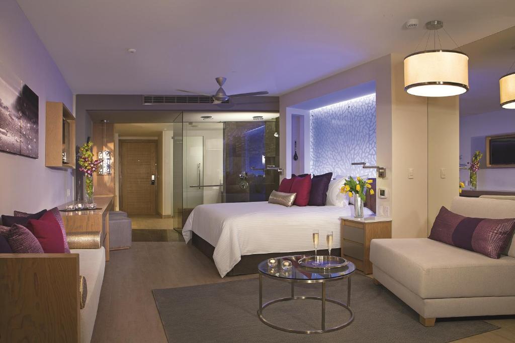 Відгуки про готелі Breathless Riviera Cancun Resort & Spa