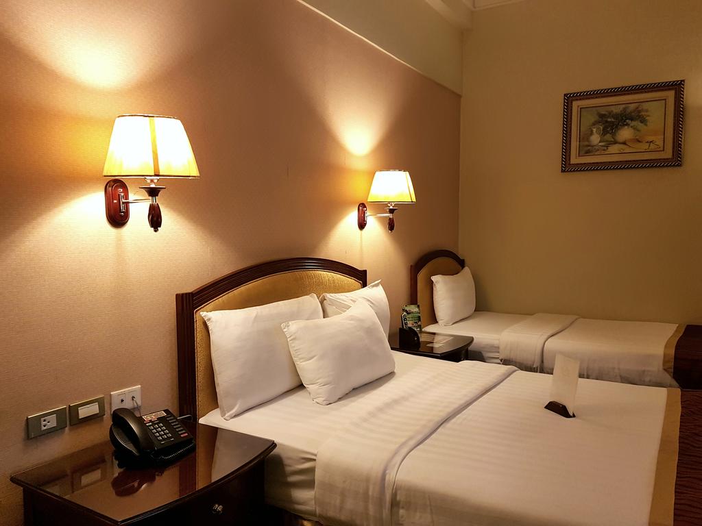 Фото отеля Sarrosa International Hotel and Residential Suites