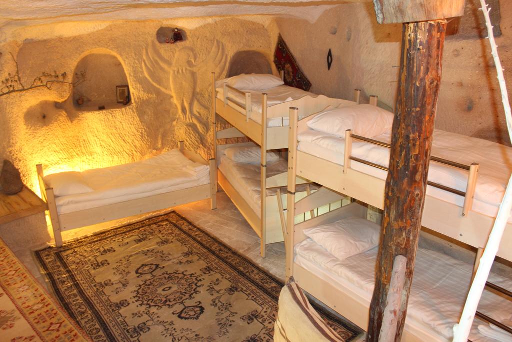 Цены, Stay in Peace Cave Hostel