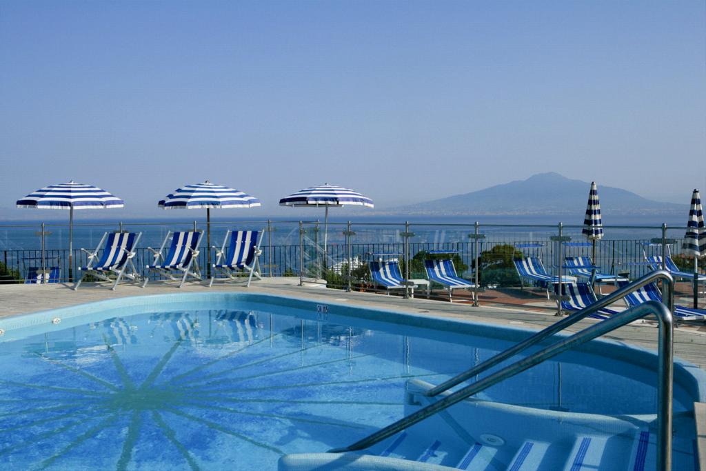 Oferty hotelowe last minute Grand Hotel De La Ville Zatoka Neapolitańska