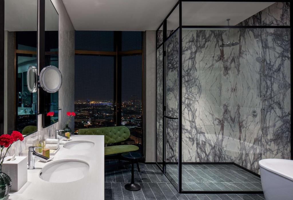 Ціни, Doubletree by Hilton Dubai M Square Hotel & Residences