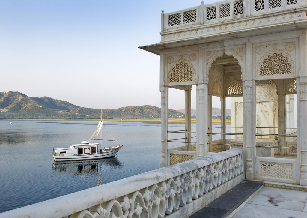 Отдых в отеле Taj Lake Palace  Удайпур