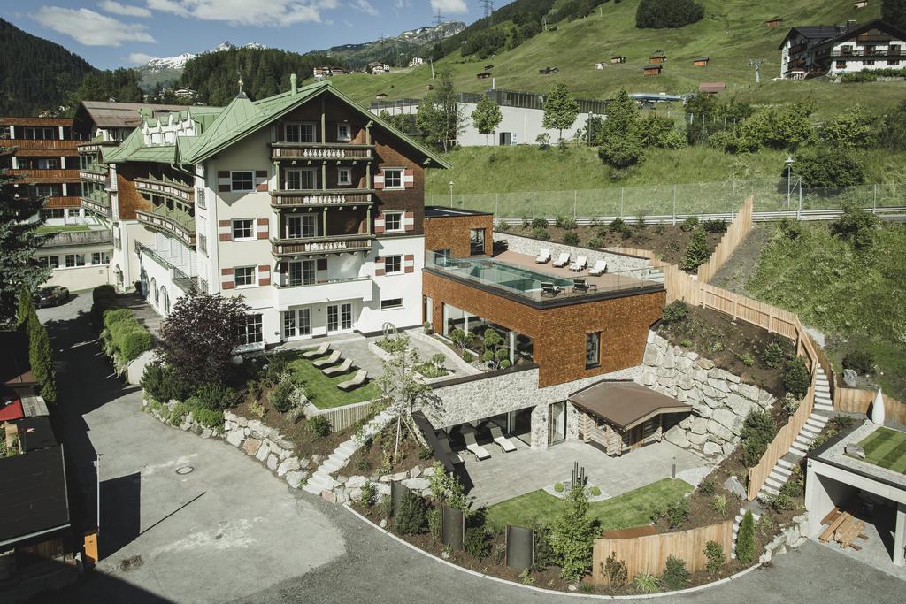Wakacje hotelowe Schwarzer Adler 4* St. Anton (new wellness!) Tyrol
