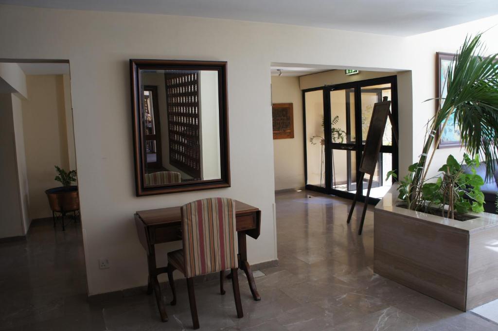 Sunflower Hotel Apts, Кіпр, Ларнака, тури, фото та відгуки