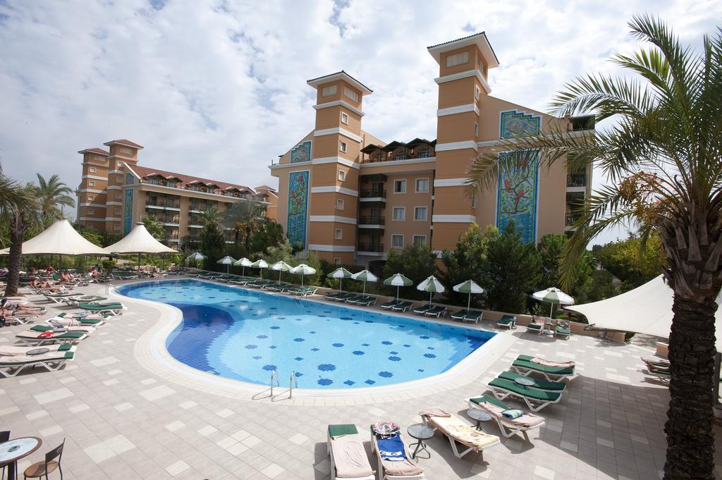 Відпочинок в готелі Crystal Paraiso Verde Resort & Spa