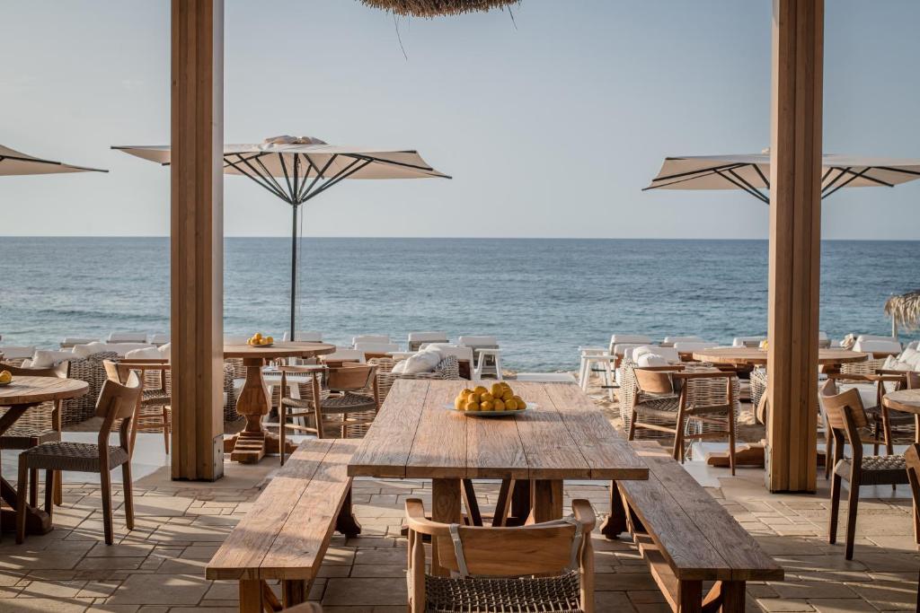 Цены, Parthenis Beach Suites By The Sea
