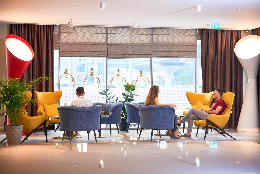 Reviews of tourists Mercure Hotel Apartments Dubai Barsha Heights