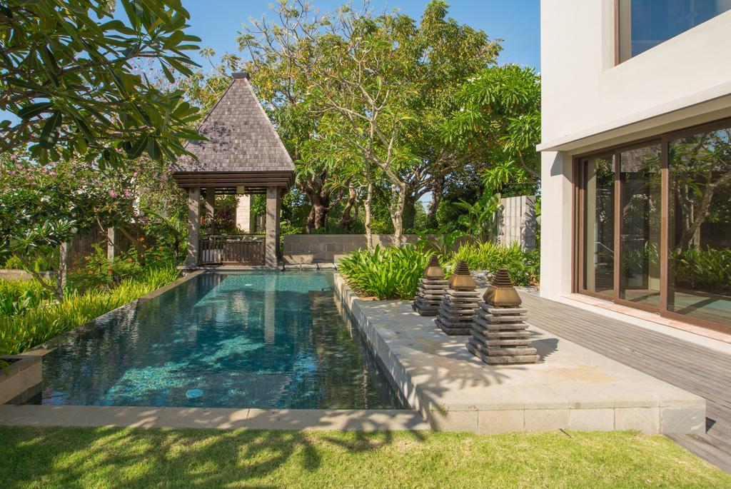 The Ritz-Carlton Bali Индонезия цены