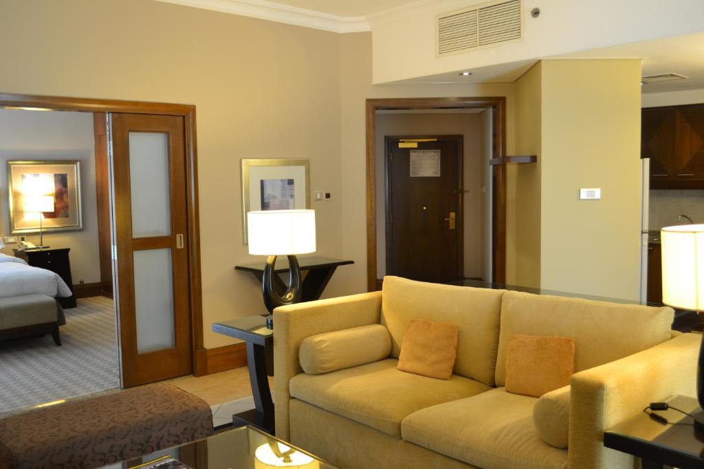 Цены в отеле Khalidiya Hotel (ex. Sheraton Khalidiya)
