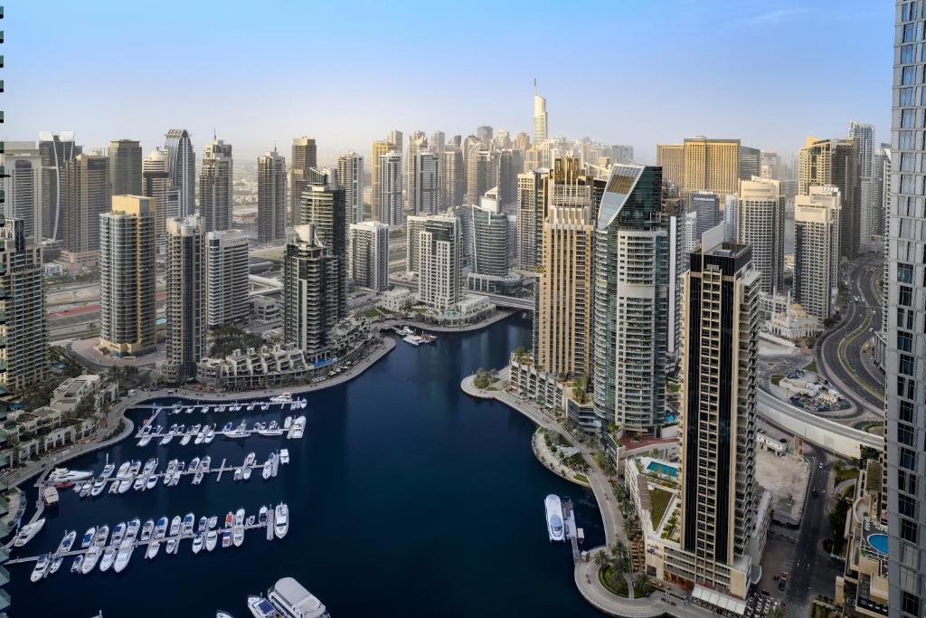 Dubai Marriott Harbour Hotel & Suites, food