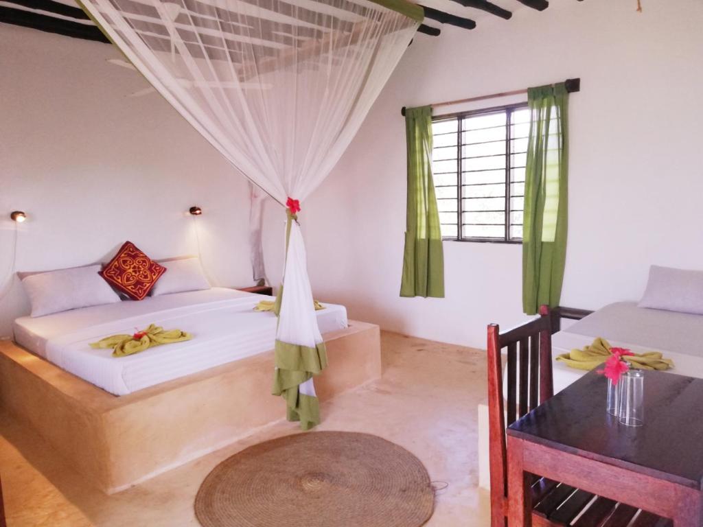 Отель, Red Monkey Lodge Zanzibar