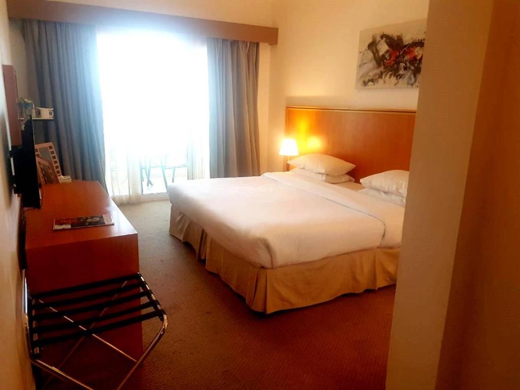 Горящие туры в отель Ramada Beach Hotel Ajman Аджман