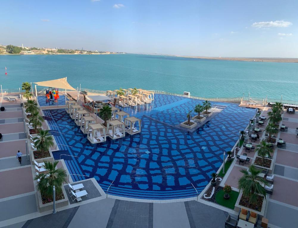 Royal M Hotel & Resort Abu Dhabi, 5