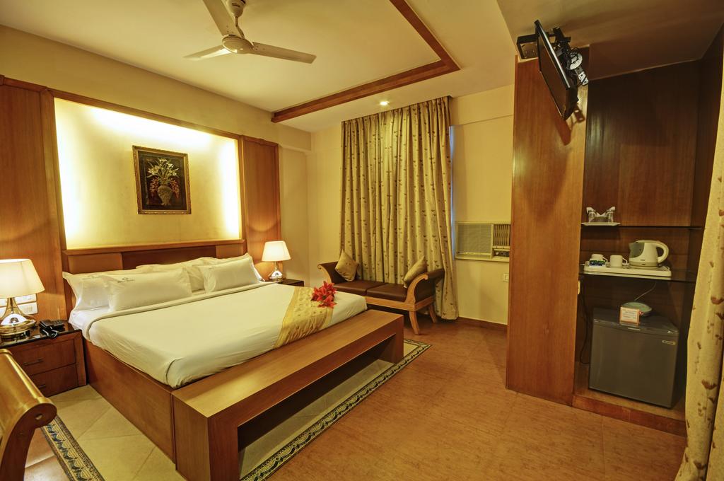 Туры в отель Hotel Roopa
