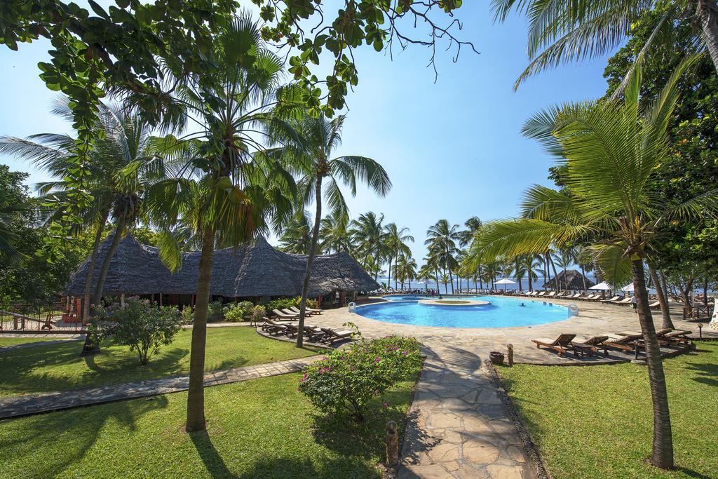 Фото готелю Sandies Tropical Village