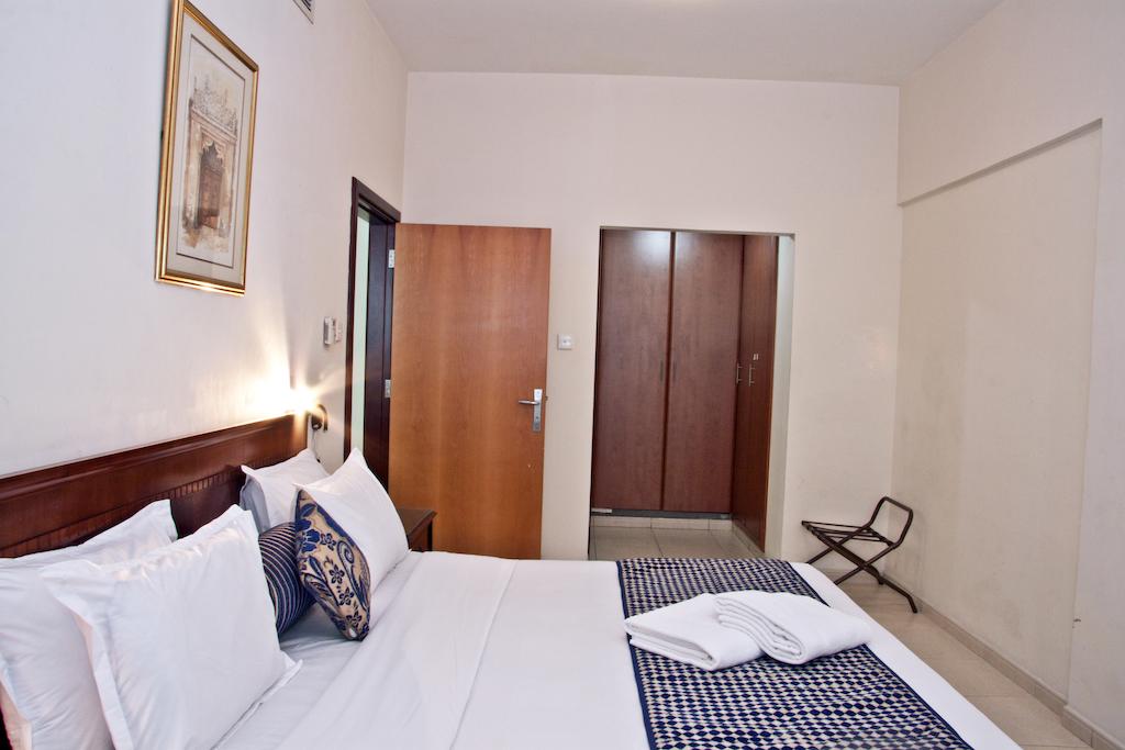 Ramee Guestline Hotel Apartments 2, Дубай (город)