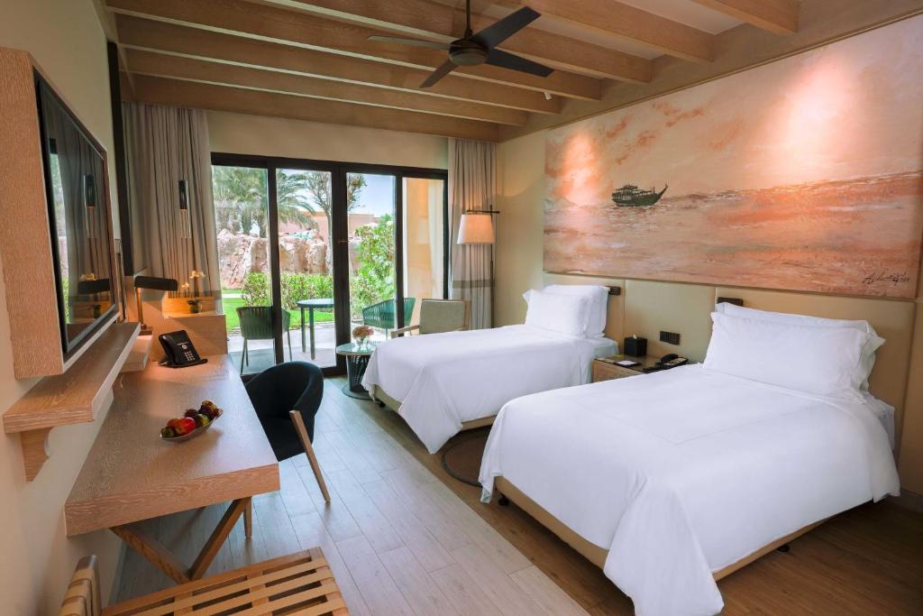 Фото отеля Saadiyat Rotana Resort & Villas