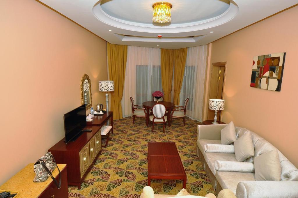 Reviews of tourists Red Castle Hotel Sharjah