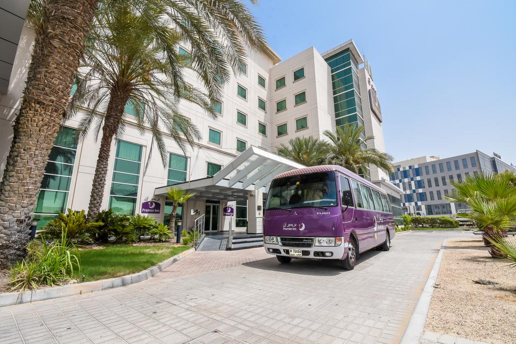 Premier Inn Dubai Investments Park, харчування