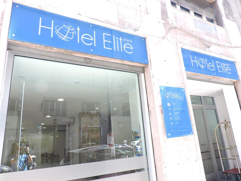 Elite Hotel фото туристів