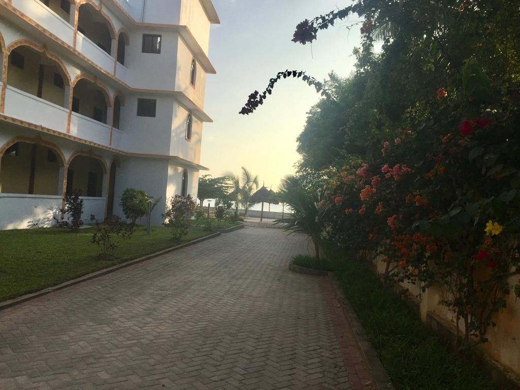 Mandhari Villa Beach Hotel, фотографии туристов
