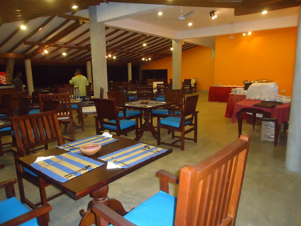 Отдых в отеле Ranmal Beach Hotel Хиккадува Шри-Ланка