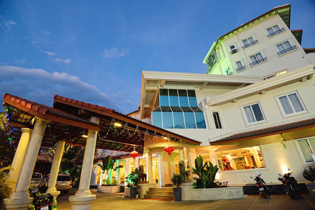 Отзывы про отдых в отеле, Holiday Villa Nataya Resort Sianukville