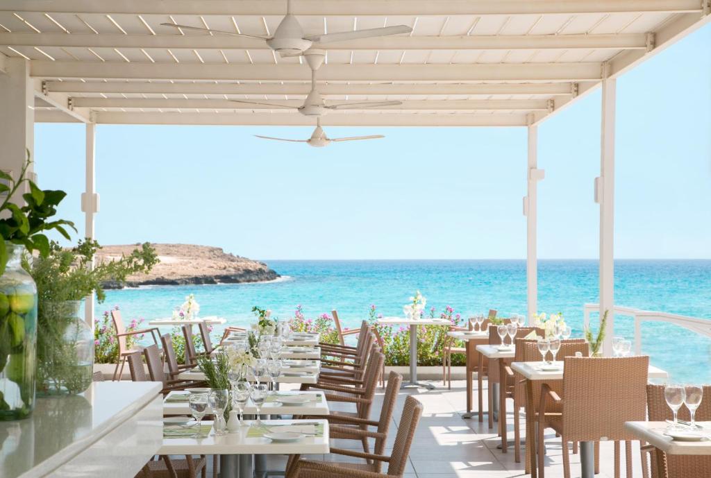 Отдых в отеле Nissi Beach Resort Айя-Напа Кипр