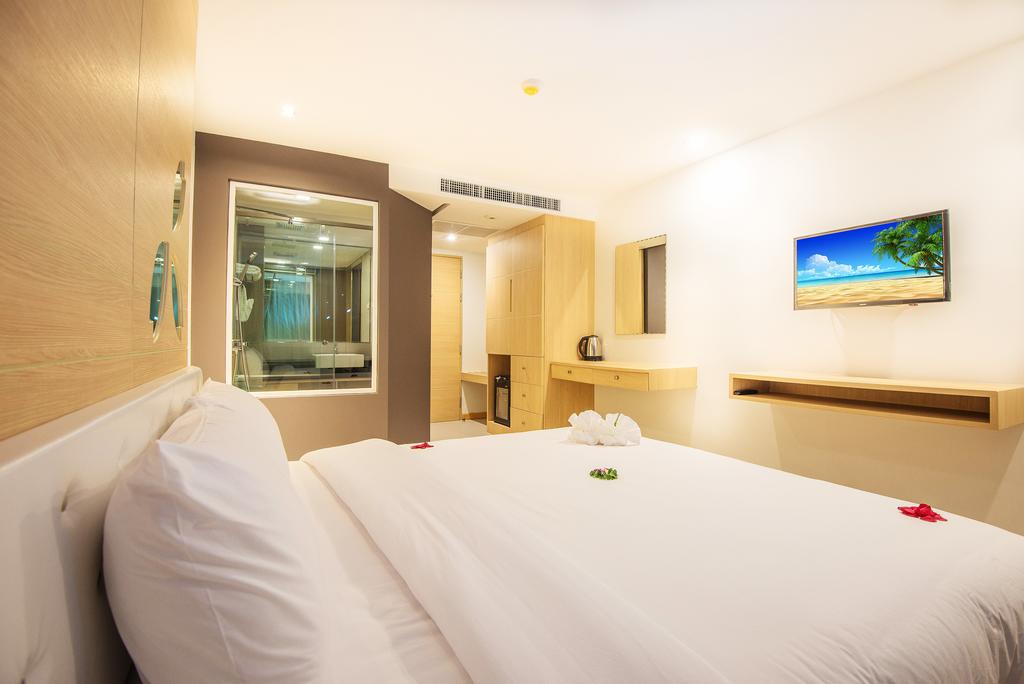 Горящие туры в отель Araya Patong Beach Hotel