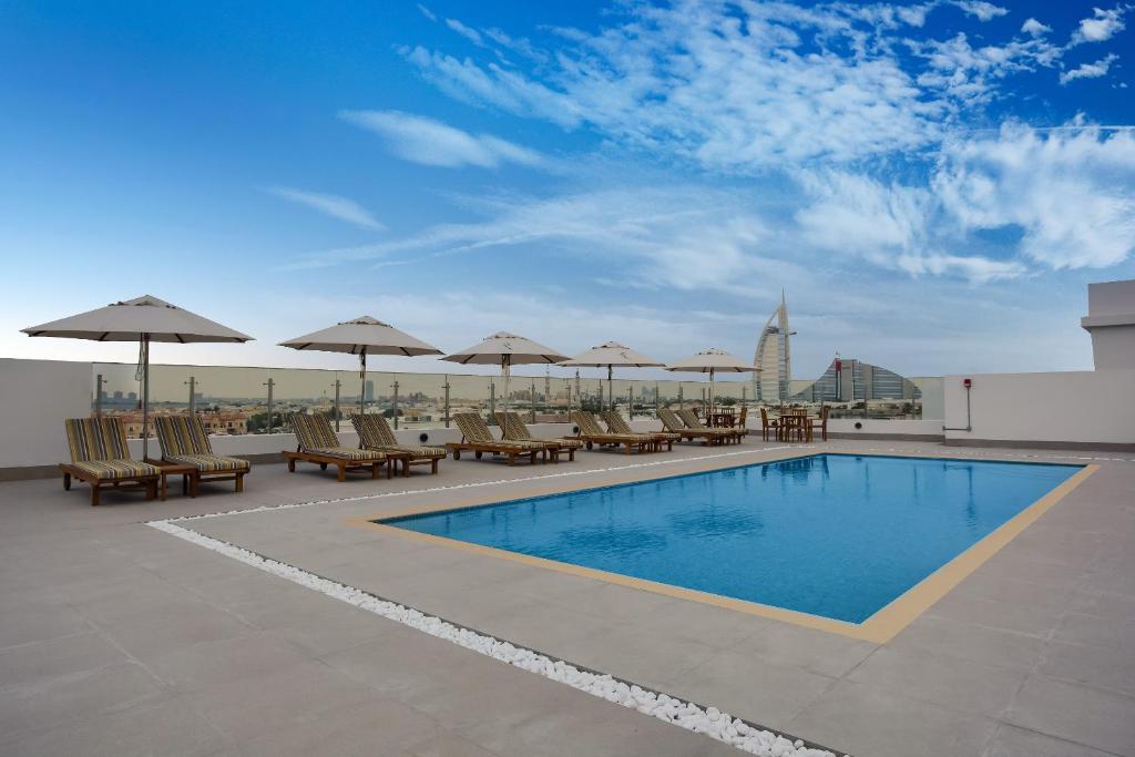 Lemon Tree Hotels, ОАЕ, Дубай (пляжні готелі), тури, фото та відгуки