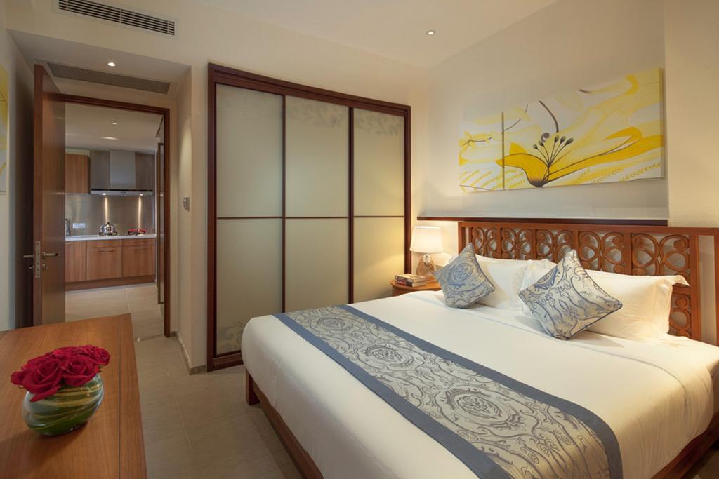 Отдых в отеле Aloha Oceanfront Suite Resort Санья Китай
