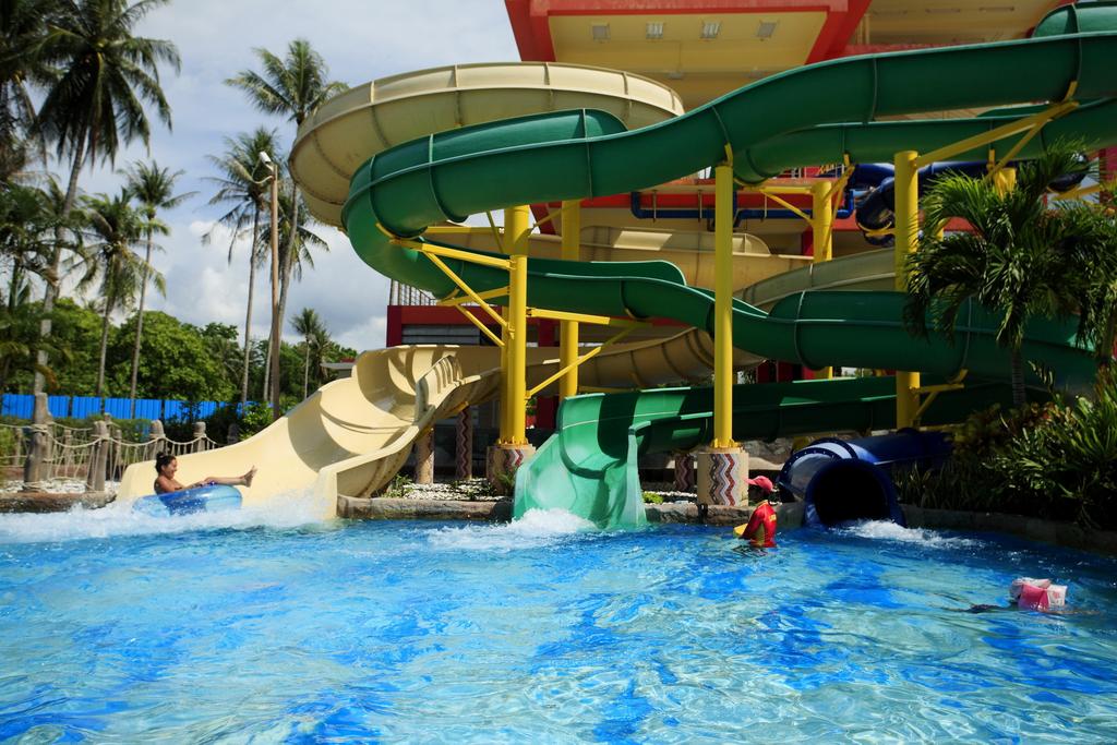 Splash Beach Resort (Ex.Grand West Sands Resort & Villas), Thailand