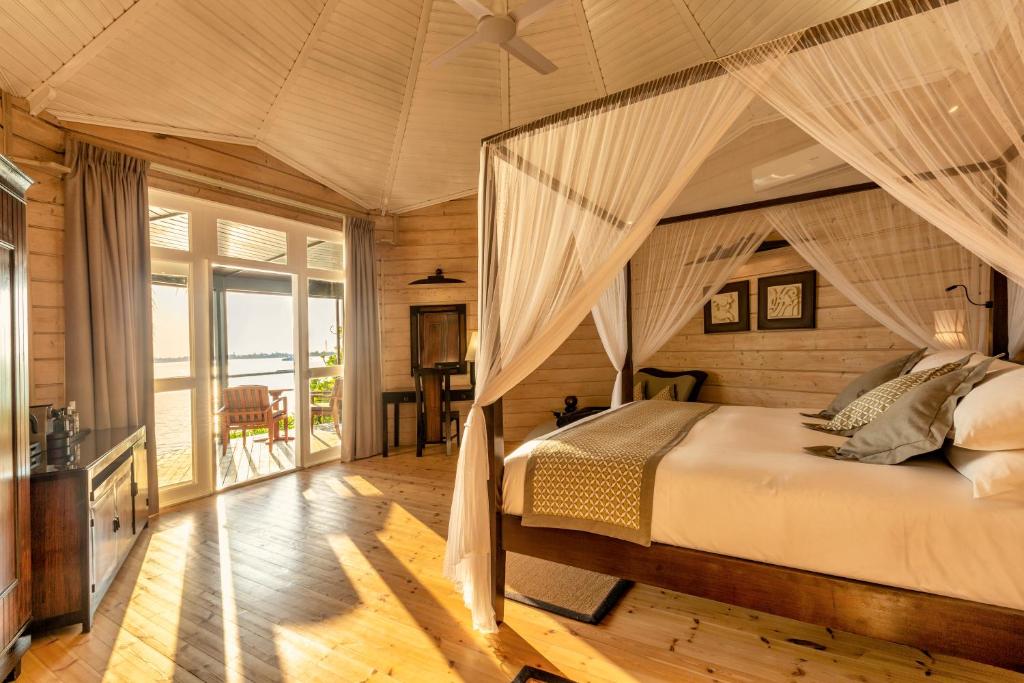 Wakacje hotelowe Komandoo Island Resort Atol Laviani Malediwy