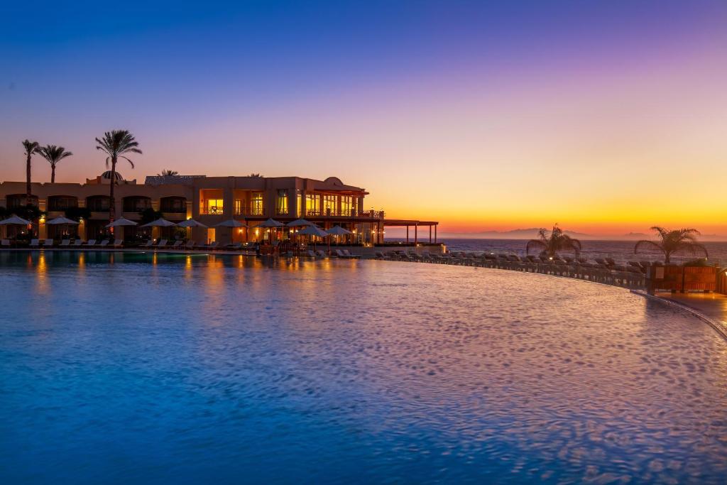 Відгуки про готелі Cleopatra Luxury Resort Sharm El Sheikh