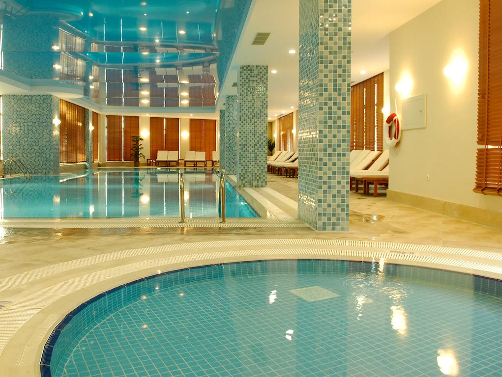 Цены в отеле Sunis Evren Beach Resort Hotel & Spa