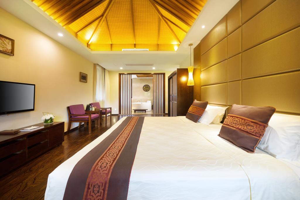 Відпочинок в готелі Yalong Bay Villas & Spa Ялонг Бей
