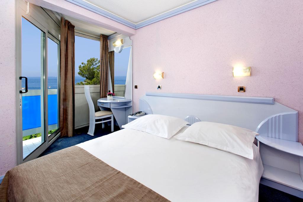 Горящие туры в отель Hotel Plavi Plava Laguna Пореч Хорватия