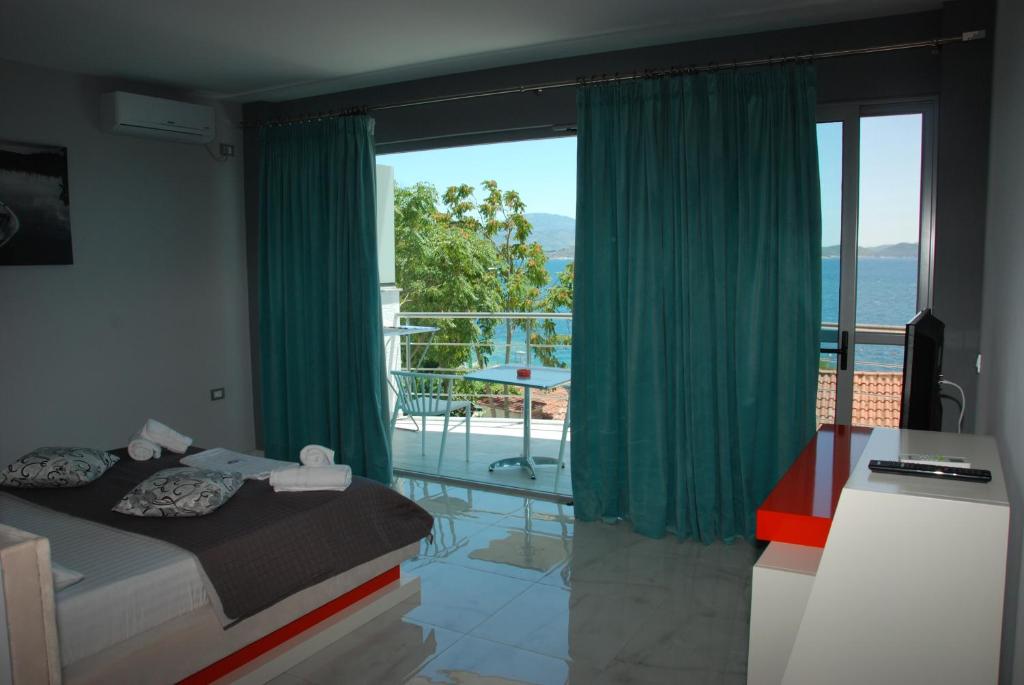 Отель, Албания, Саранда, Oceanic Overview Suites